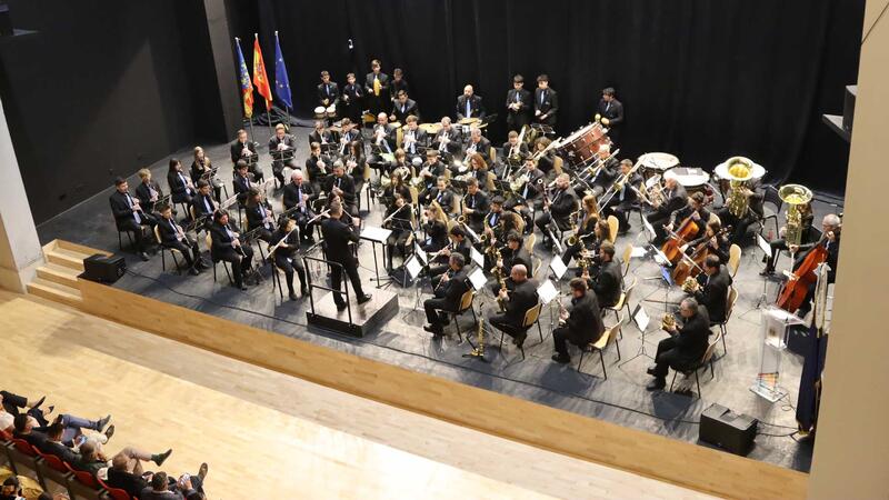 La Societat Musical la Nova homenatja la música festera amb el concert de les Festes Majors Patronals en el Centre Cultural