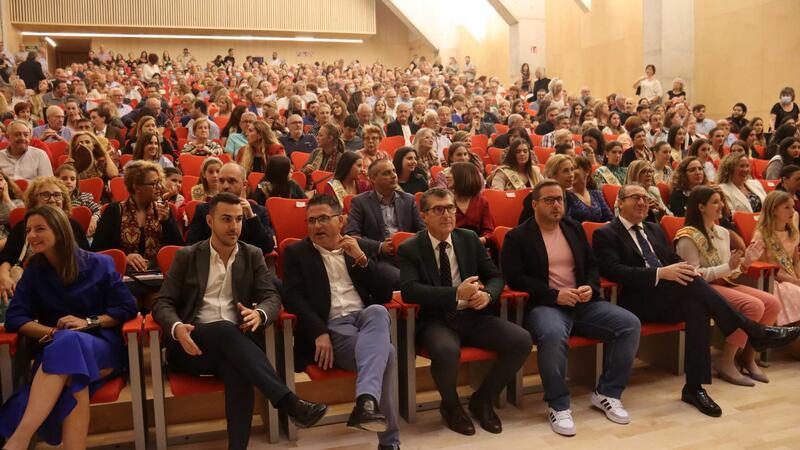 La Comissió presenta el Llibre de les Festes Majors Patronals estrenando el centro cultural 