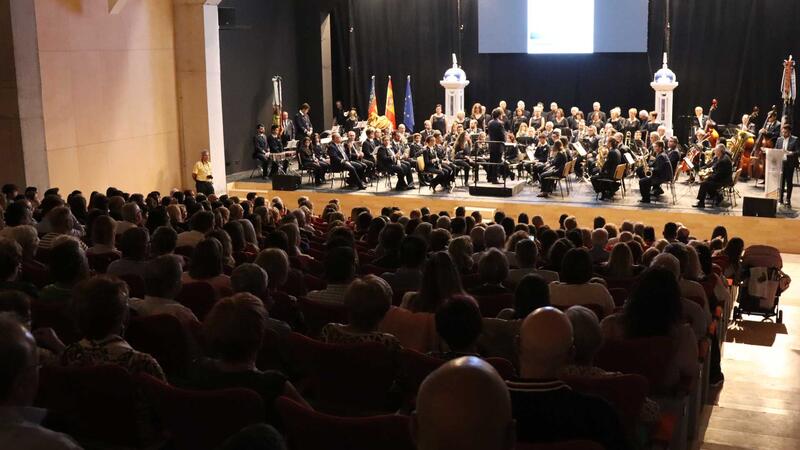 La Comissió presenta el Llibre de les Festes Majors Patronals estrenando el centro cultural 