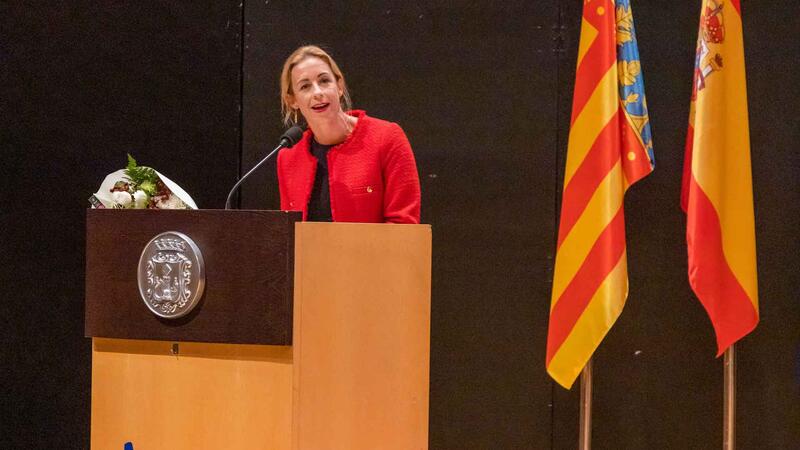 Un llibre per a conéixer millor les festes de Benidorm