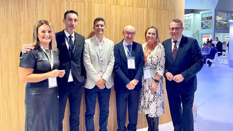 Benidorm potència en la WTM els contactes amb operadors turístics de cara a la temporada 2023