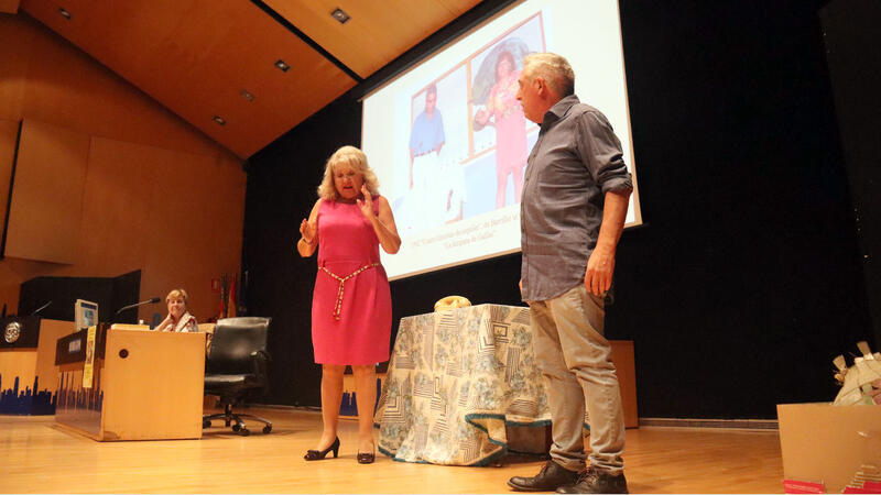 Un libro repasa los 30 años de actividad de cuatro compañías de teatro ‘amateur’ de Benidorm