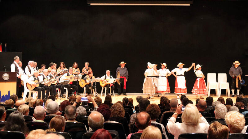 Lleno en el concierto de intercambio entre las rondallas Tramontana y 