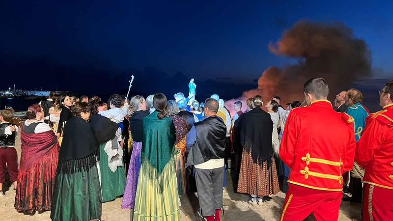 La Mare de Déu rises again from the ashes in the performance of the Find