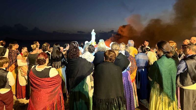 La Mare de Déu rises again from the ashes in the performance of the Find