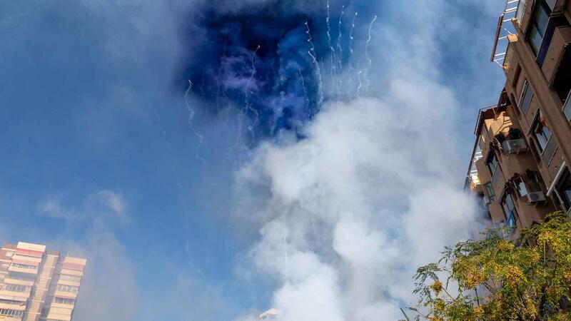 Six minutes of pure adrenaline in the first firing of rockets of Festes Majors Patronals