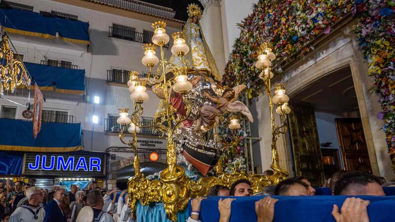Fervor and devotion to the Mare de Déu del Sofratge in the streets of Benidorm
