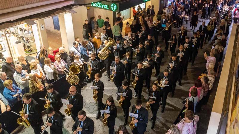 Fervor and devotion to the Mare de Déu del Sofratge in the streets of Benidorm
