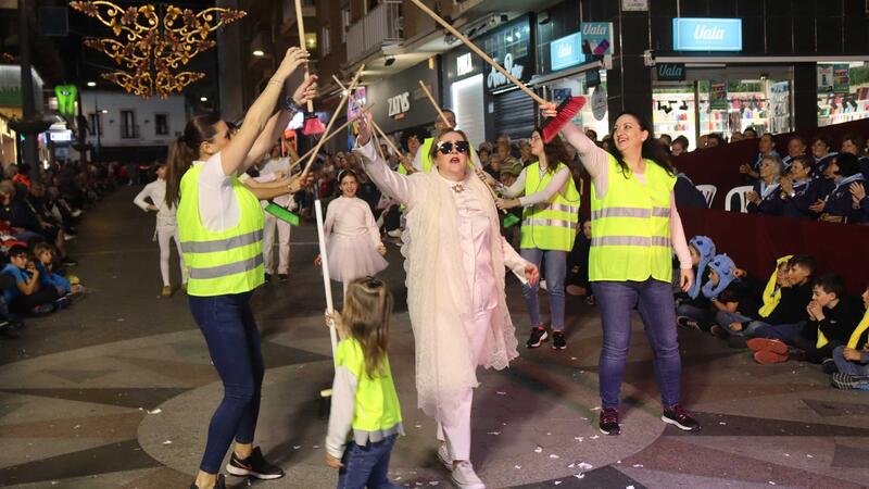 El Desfile del Humor de las peñas protagoniza la tarde del martes en Benidorm