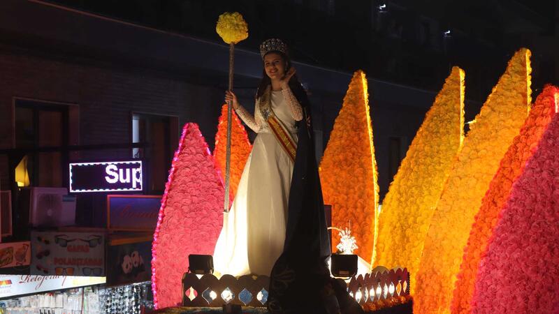 La desfilada de Carrosses i un gran Castell de focs artificials posen la cirereta a les Festes Majors Patronals 2022