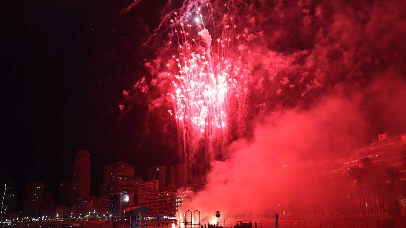 La desfilada de Carrosses i un gran Castell de focs artificials posen la cirereta a les Festes Majors Patronals 2022