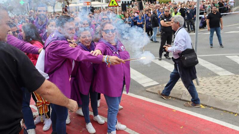 La desfilada de Carrosses i un gran Castell de focs artificials posen la cirereta a les Festes Majors Patronals 2022