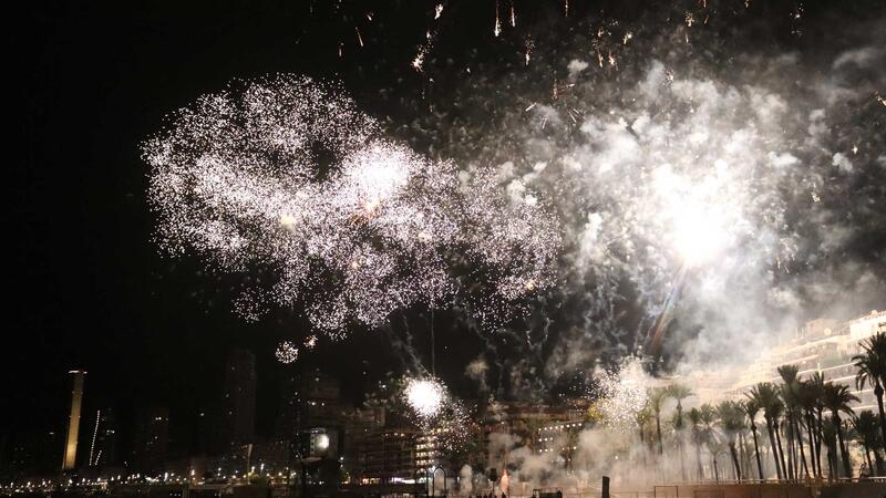 La desfilada de Carrosses i un gran Castell de focs artificials posen la cirereta a les Festes Majors Patronals 2022