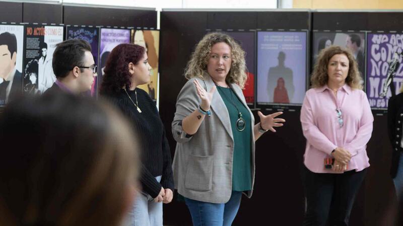 Igualtat inaugura la VI Exposició de cartells contra la violència de gènere d