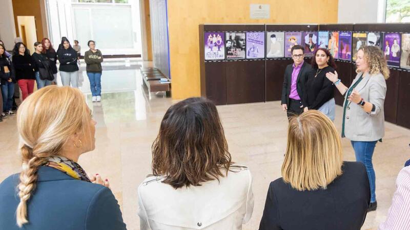 Igualtat inaugura la VI Exposició de cartells contra la violència de gènere d