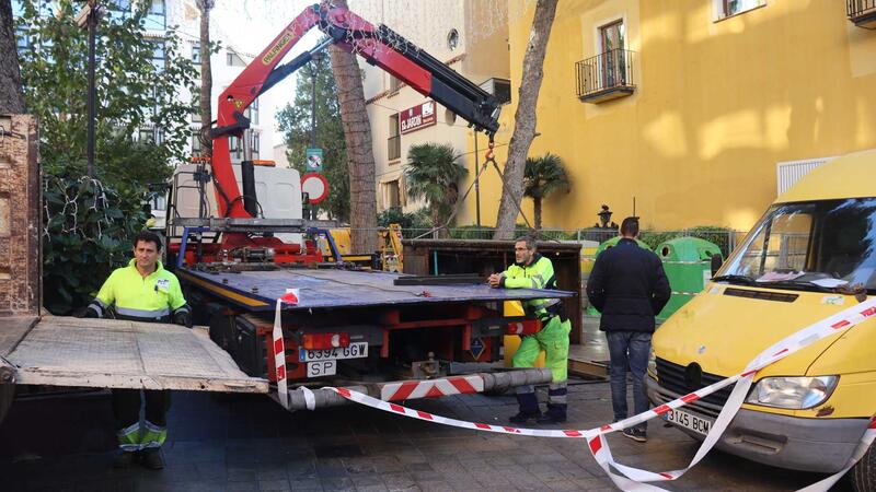 Benidorm renews and replaces the underground and surface containers of l