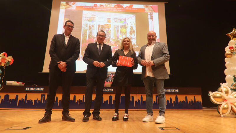 Taima Artesanía, hotel Don Pancho y Mia Social Club, ganadores del Concurso Escaparatismo Navideño