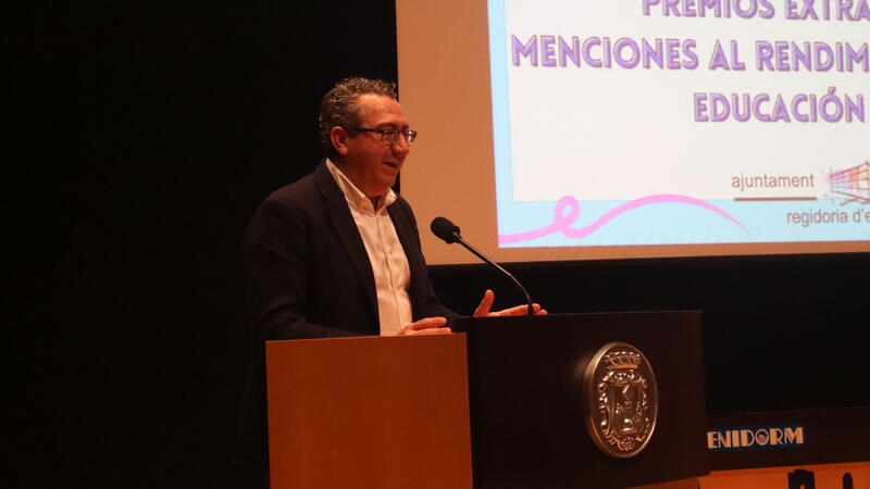 103 alumnos de Primaria y Secundaria, premiados por su rendimiento académico 