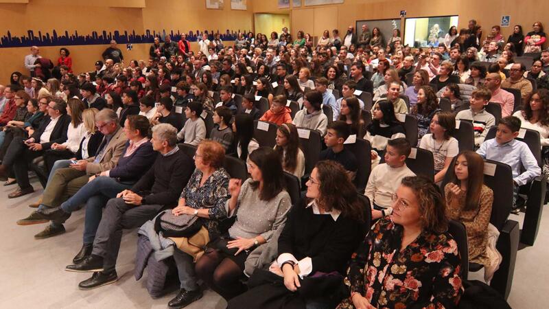 103 alumnos de Primaria y Secundaria, premiados por su rendimiento académico 