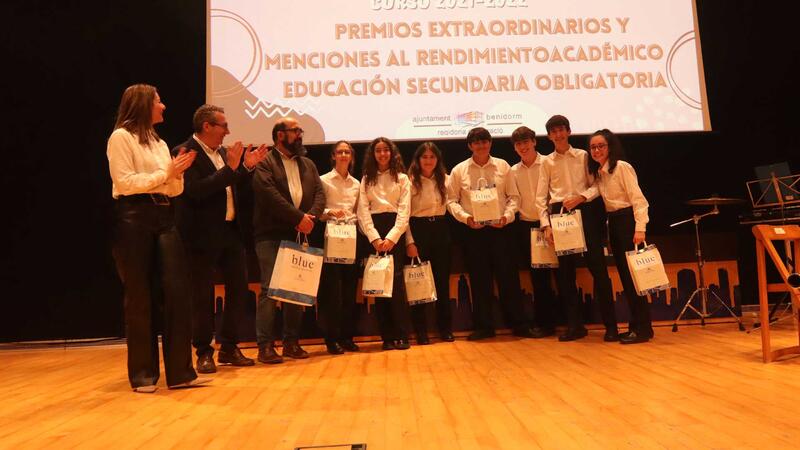 103 alumnos de Primaria y Secundaria, premiados por su rendimiento académico 