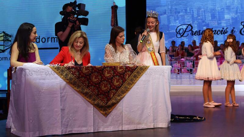 Angélica Morenilla y Daniela Talavera, nuevas reinas de les Festes Majors Patronals de Benidorm de 2023