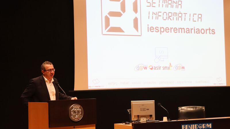 Toni Pérez destaca la importància i valor dels cicles formatius en la XXI Setmana de la Informàtica