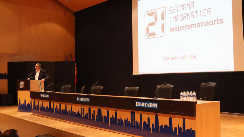 Toni Pérez destaca la importància i valor dels cicles formatius en la XXI Setmana de la Informàtica