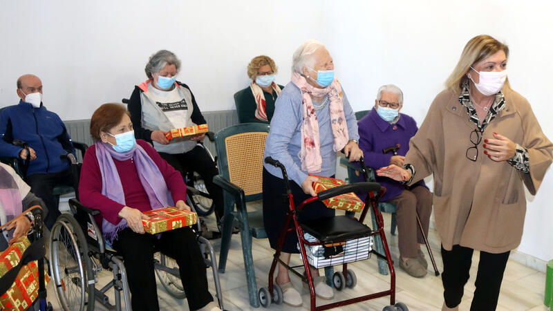 La Residencia de la Tercera Edad y el Centro de Día de Benidorm celebran la Navidad