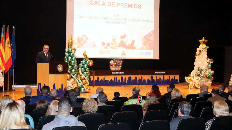 Taima Artesanía, hotel Don Pancho y Mia Social Club, ganadores del Concurso Escaparatismo Navideño