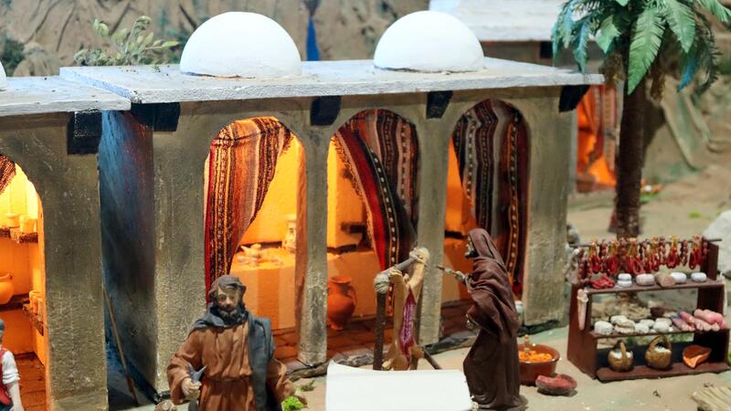 Open the fourth nativity scene that is exhibited in La Casa de Andalucía in Benidorm during Christmas
