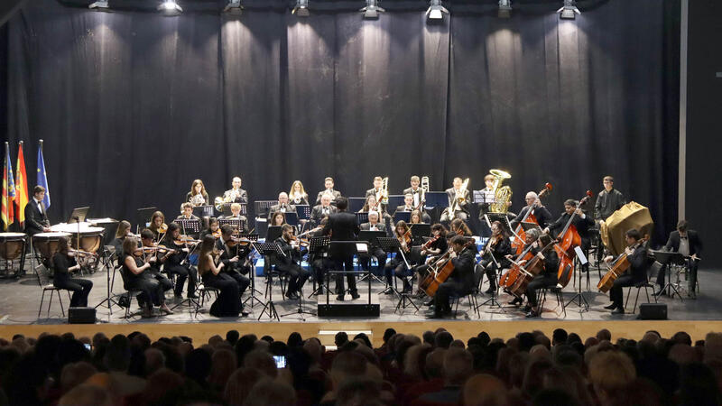 Benidorm estrena 2023 con lleno absoluto en el concierto de Año Nuevo de la Orquesta Sinfónica de la UM