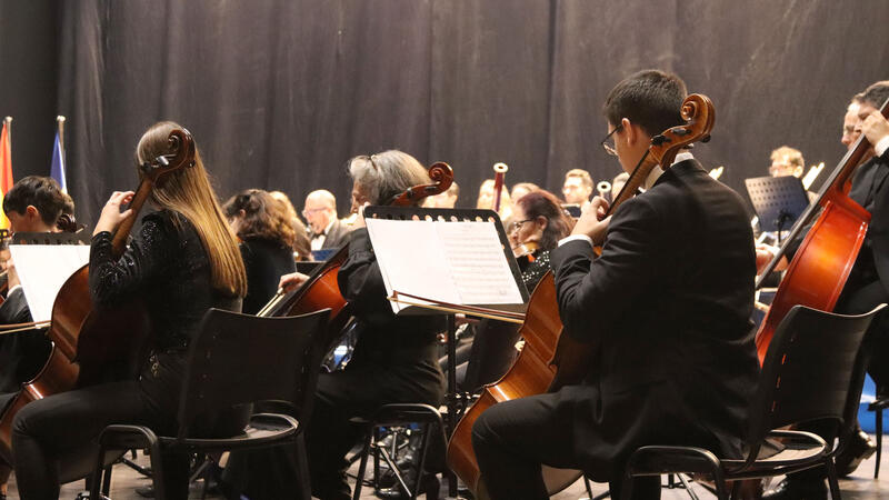 Benidorm estrena 2023 con lleno absoluto en el concierto de Año Nuevo de la Orquesta Sinfónica de la UM