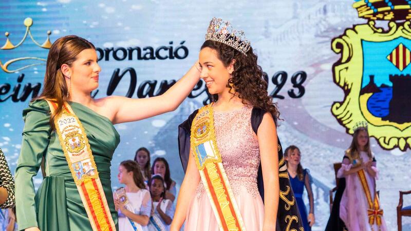 Angélica Morenilla and Daniela Talavera, crowned queens of Benidorm Patron Saint Festivities