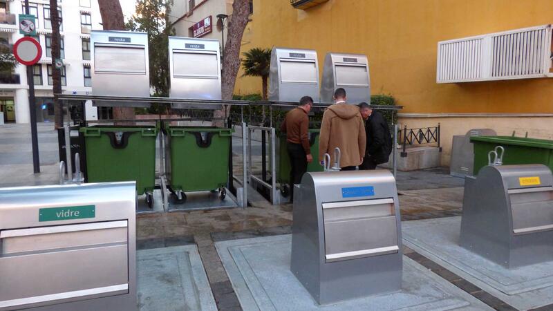 Benidorm installs seven new underground containers for selective collection in l