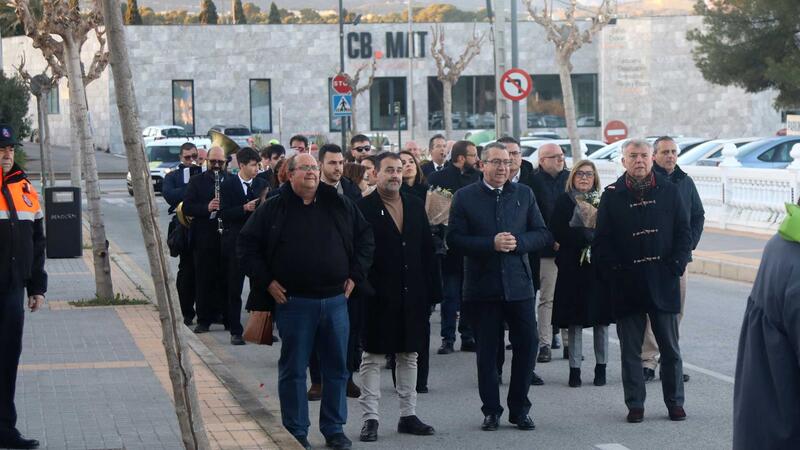 Benidorm celebra la fiesta de Sant Antoni con la romería y la ofrenda al santo en la Ermita de Sanz