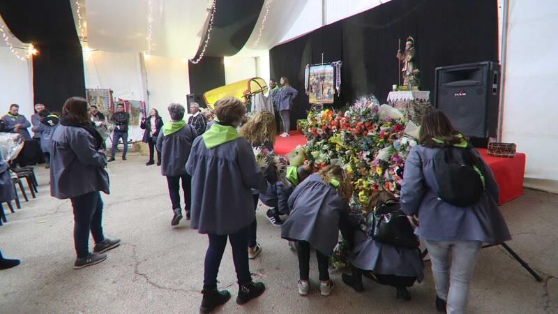 Benidorm celebra la fiesta de Sant Antoni con la romería y la ofrenda al santo en la Ermita de Sanz
