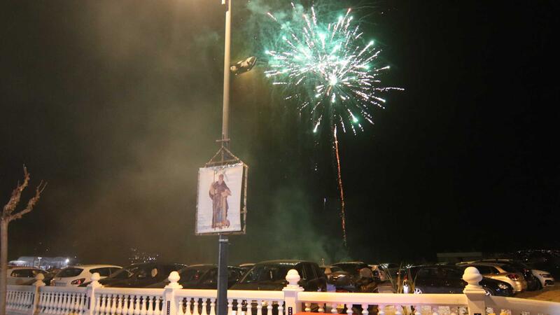 Benidorm celebra la fiesta de Sant Antoni con la romería y la ofrenda al santo en la Ermita de Sanz