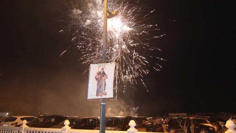 Benidorm celebra la fiesta de Sant Antoni con la romería y la ofrenda al santo en la Ermita de Sanz
