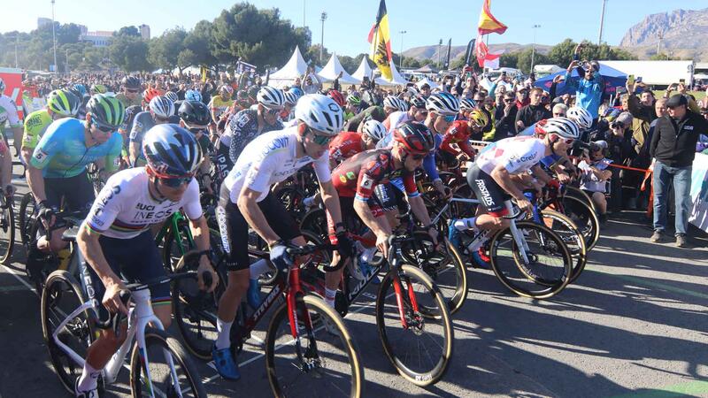 Èxit total de la Copa del Món de ciclocròs a Benidorm amb més de 15.000 assistents en el Moralet i el Parc de Foietes