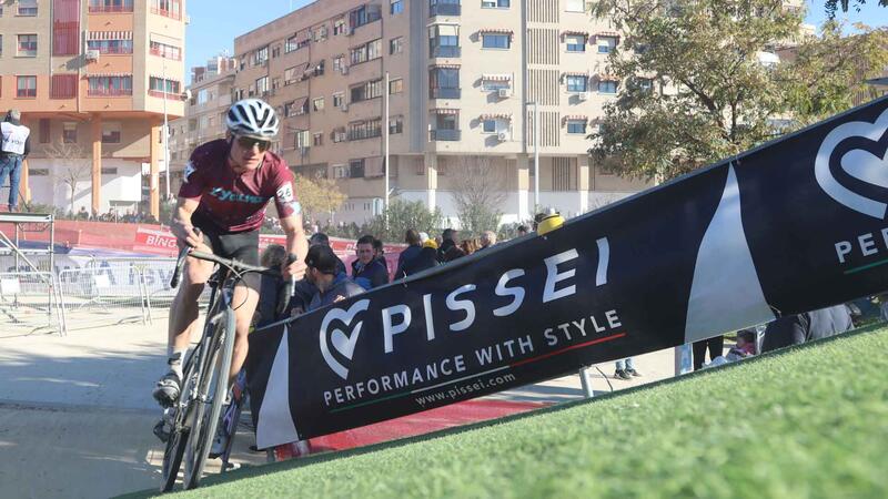 Èxit total de la Copa del Món de ciclocròs a Benidorm amb més de 15.000 assistents en el Moralet i el Parc de Foietes