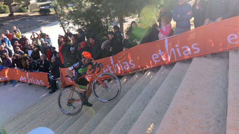 Èxit total de la Copa del Món de ciclocròs a Benidorm amb més de 15.000 assistents en el Moralet i el Parc de Foietes