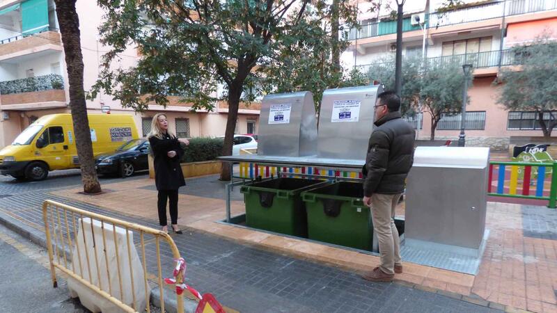 Benidorm incorpora cinco nuevos contenedores soterrados de recogida selectiva y orgánica en la Plaza del Infant