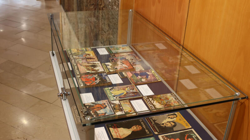 La Biblioteca dedica una exposició a la novel·la per fulletons dels segles XIX i XX en la qual exhibix col·leccions del seu fons