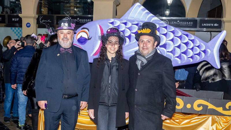Un multitudinario Entierro de la Sardina despide el Carnaval de Benidorm
