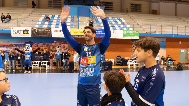 Carlos Grau se retira como capitán y jugador del TM Benidorm