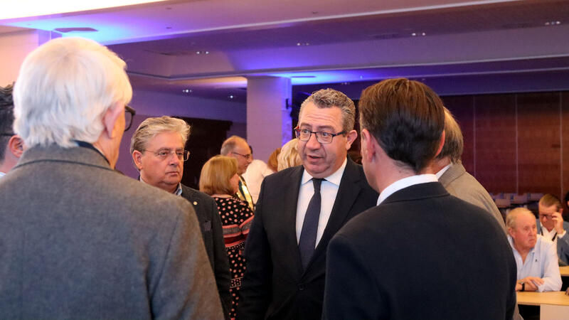 El alcalde da la bienvenida a Benidorm a la XVI Asamblea Rotary del Distrito 2203
