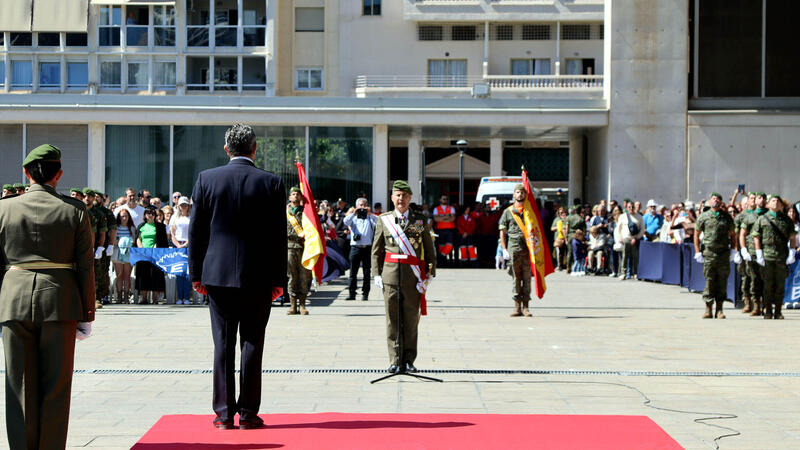 Más de medio millar de civiles de toda España juran bandera en Benidorm