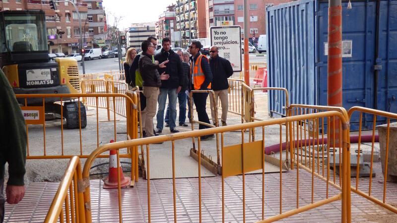 La primera fase de renovación de infraestructuras y mejora de accesibilidad en la avenida Beniardá entra en su fase final con el nuevo pavimento