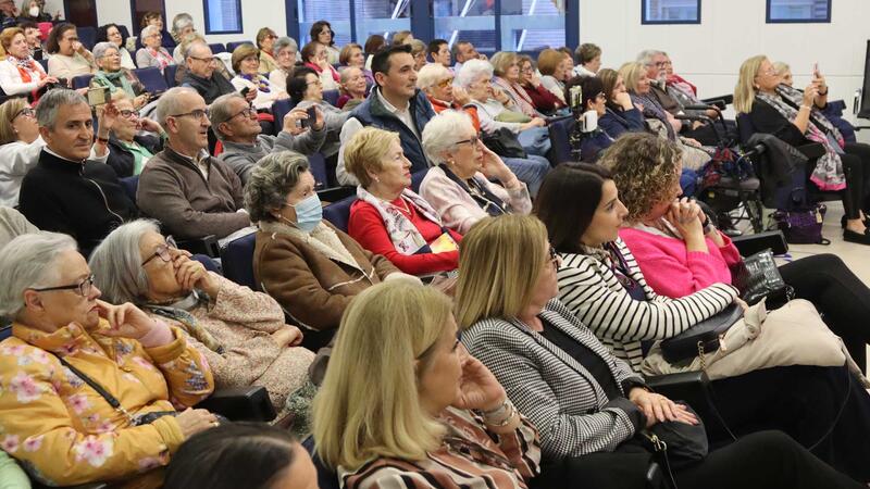 Benidorm culmina el Día Internacional de la Mujer con teatro, canto y poesía