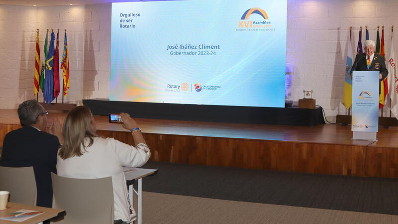 El alcalde da la bienvenida a Benidorm a la XVI Asamblea Rotary del Distrito 2203